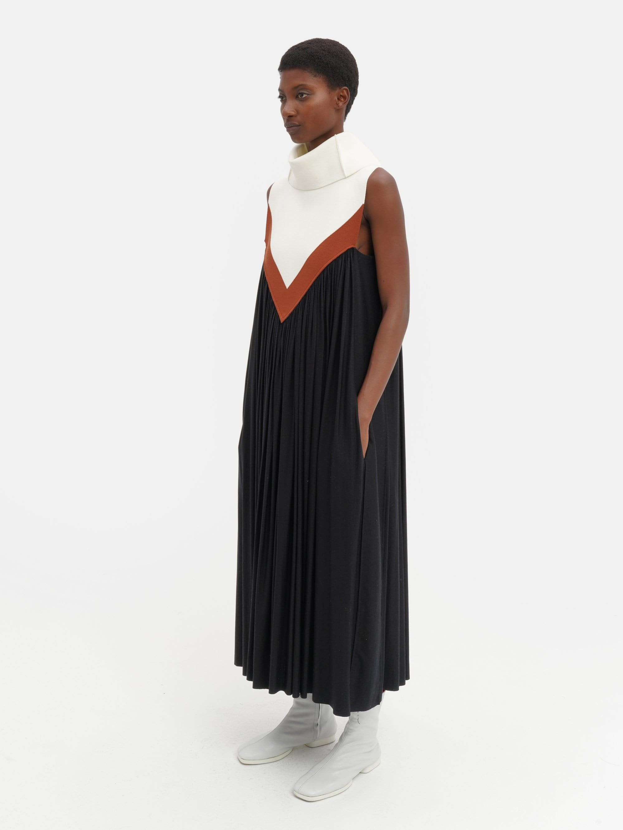 Knitted V Jersey Dress Black